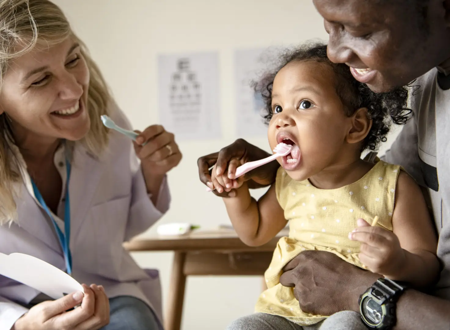 Child's first visit to the dentist